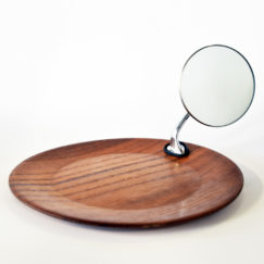 plate with mirror